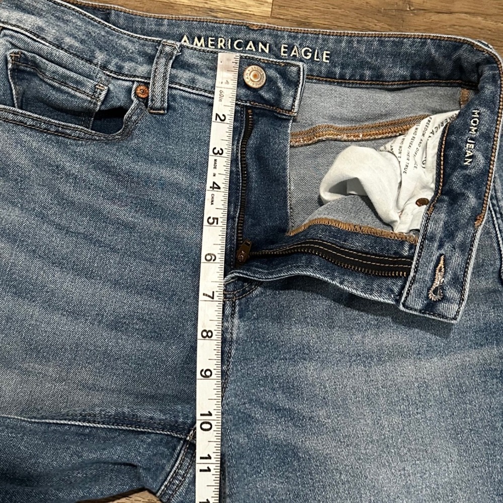 American Eagle Mom Jean Womens 4 Regular Medium Wash High Rise Stretch Denim - Picture 7 of 10